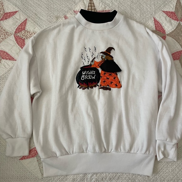 Authentic Original Vintage Style Tops - Vintage Witch Halloween crewneck sweatshirt Medium